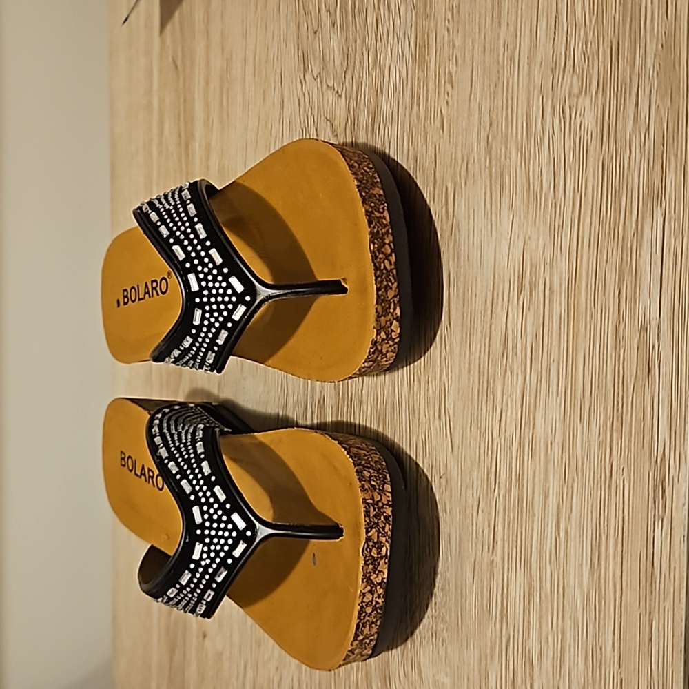 WOMEN'S SANDLE
